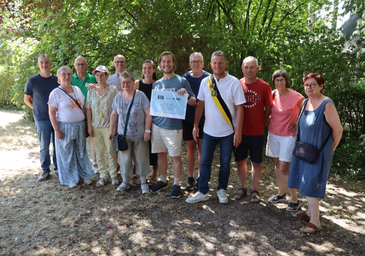 Gemeente Evergem en Everrun schenken cheque ter ondersteuning van onze Special Olympics-deelname